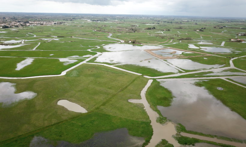 Vue aérienne des prairies de la Ferme des Cochets © Julien Sudraud